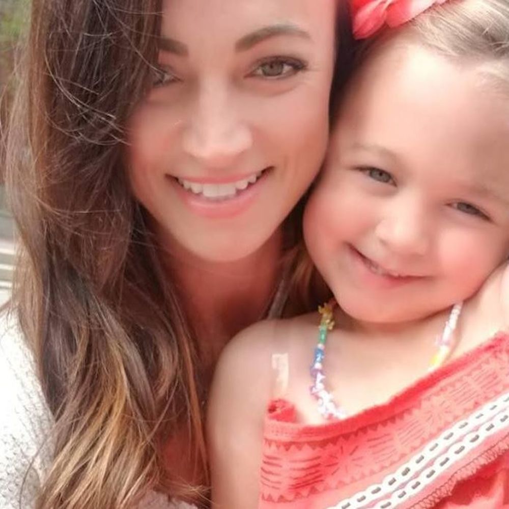 Meet your Posher, Micia